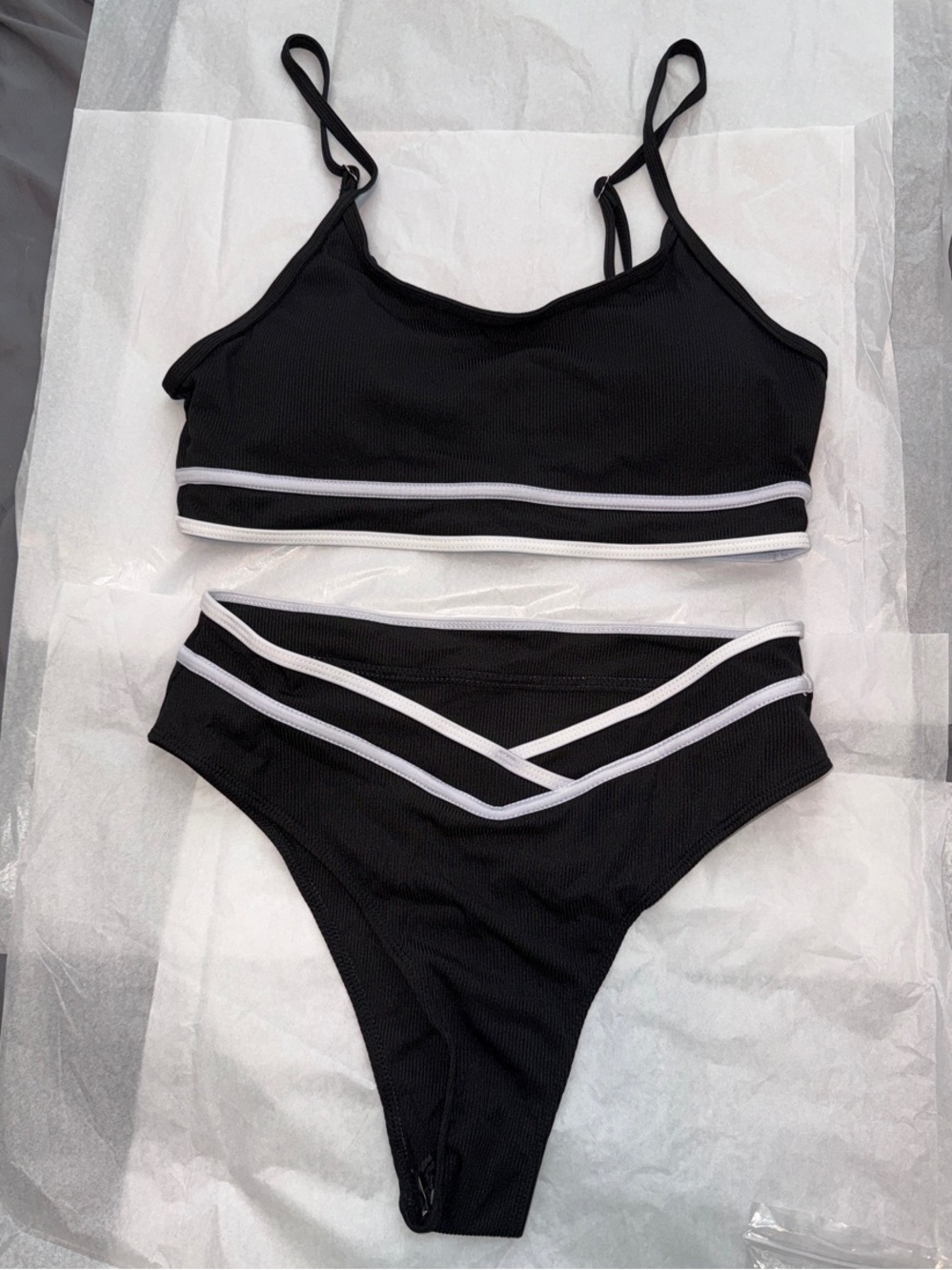 Black & White Bikini L NWT / Bag